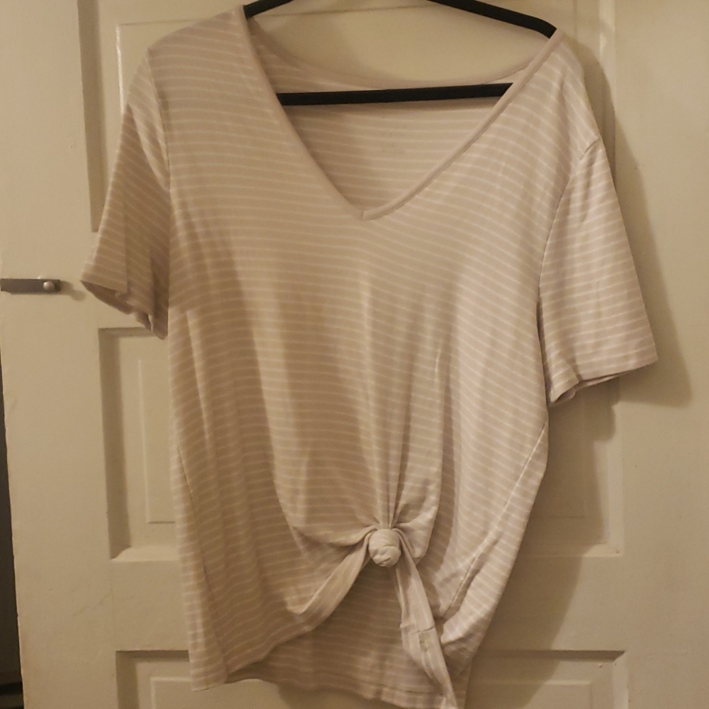Striped casual v neck tee